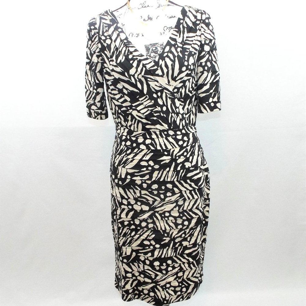 Adrianna Papell Black & Cream V‑Neck Printed Midi Dress